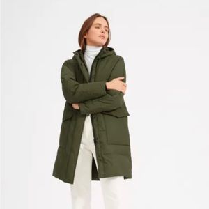 Everlane ReNew Long Puffer in color: Surplus